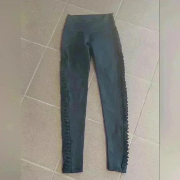 Aerie Small Black Leggings with  Ruffles Sides - Picture 3 of 3